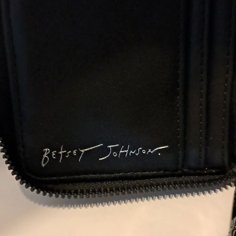 Betsey Johnson XOKARA‎ Zip Around Wallet Quilted Black Embossed Hearts NWOT